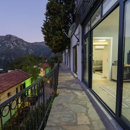 Apartman Boutique With Sea View In Crush House