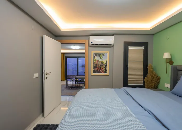 Boutique With Sea View In Crush House Apartment *