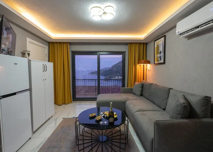 Boutique With Sea View In Crush House Apartment *