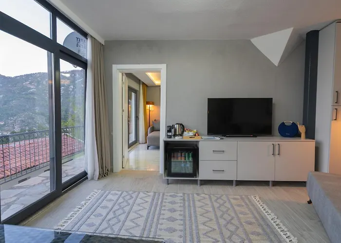 Boutique With Sea View In Crush House Apartment